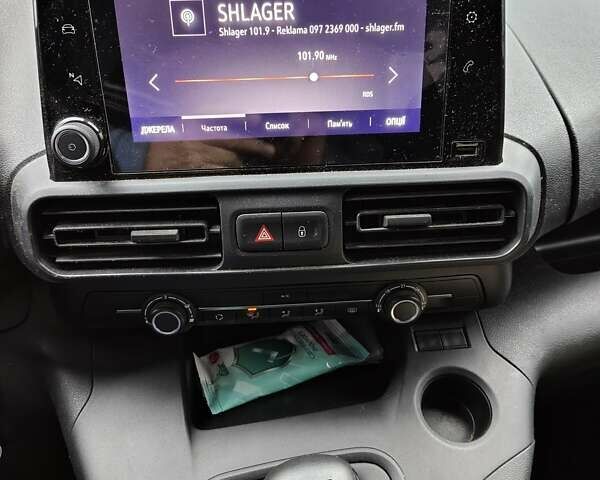 Сірий Опель Combo Life, об'ємом двигуна 1.5 л та пробігом 54 тис. км за 23200 $, фото 12 на Automoto.ua