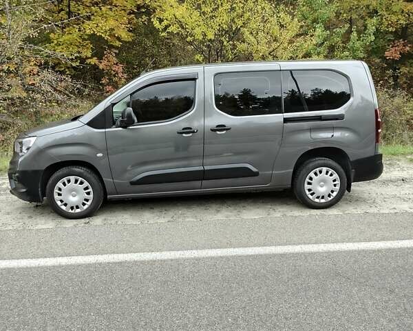 Сірий Опель Combo Life, об'ємом двигуна 1.5 л та пробігом 54 тис. км за 23200 $, фото 1 на Automoto.ua