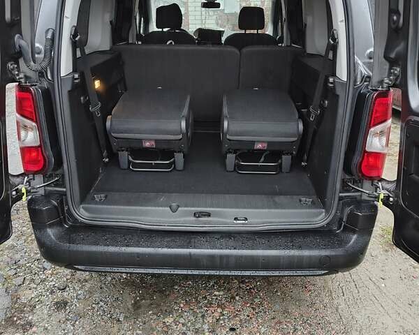 Сірий Опель Combo Life, об'ємом двигуна 1.5 л та пробігом 54 тис. км за 23200 $, фото 7 на Automoto.ua