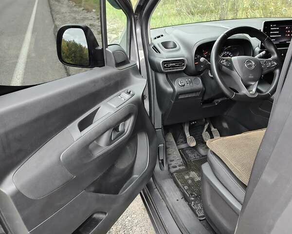 Сірий Опель Combo Life, об'ємом двигуна 1.5 л та пробігом 54 тис. км за 23200 $, фото 11 на Automoto.ua