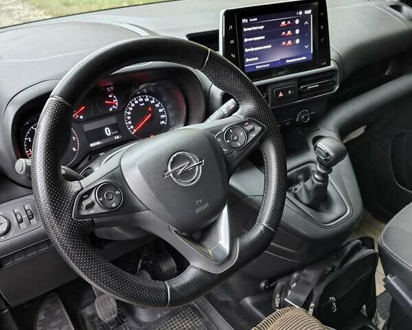 Сірий Опель Combo Life, об'ємом двигуна 1.5 л та пробігом 54 тис. км за 23200 $, фото 4 на Automoto.ua