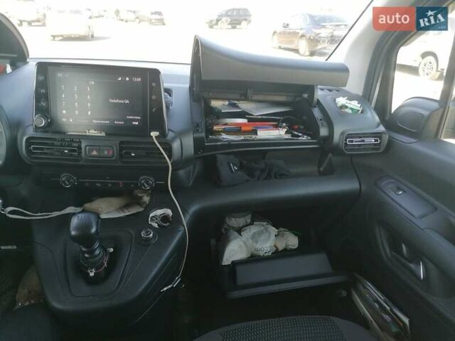 Серый Опель Combo Life, объемом двигателя 1.5 л и пробегом 32 тыс. км за 23332 $, фото 7 на Automoto.ua