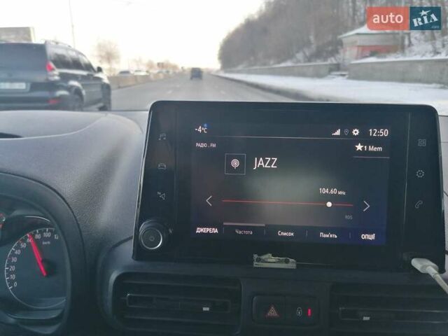 Серый Опель Combo Life, объемом двигателя 1.5 л и пробегом 32 тыс. км за 23332 $, фото 19 на Automoto.ua