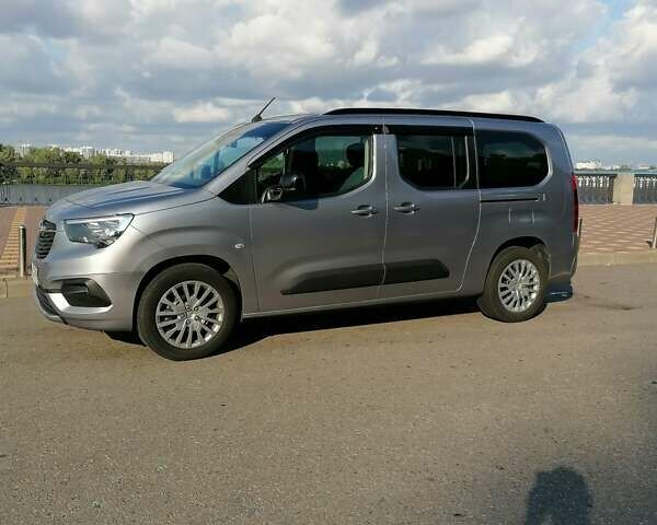 Серый Опель Combo Life, объемом двигателя 1.5 л и пробегом 32 тыс. км за 23332 $, фото 1 на Automoto.ua