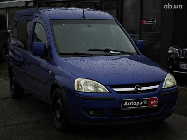 Синий Опель Combo Life, объемом двигателя 1.7 л и пробегом 353 тыс. км за 4690 $, фото 2 на Automoto.ua
