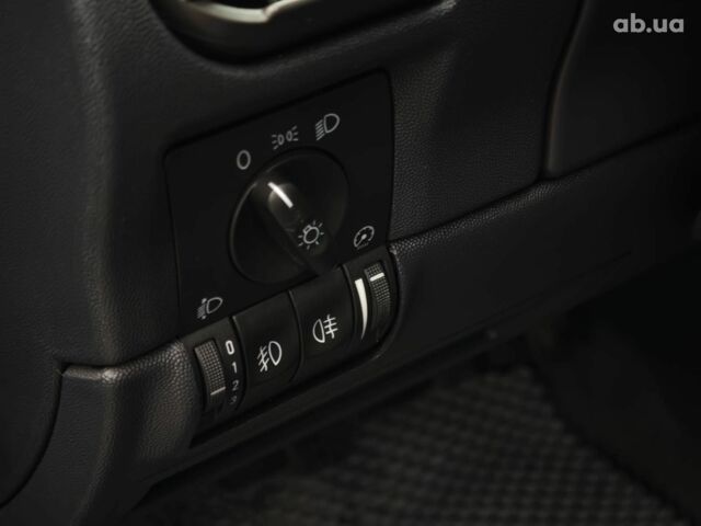 Синий Опель Combo Life, объемом двигателя 1.7 л и пробегом 353 тыс. км за 4690 $, фото 22 на Automoto.ua