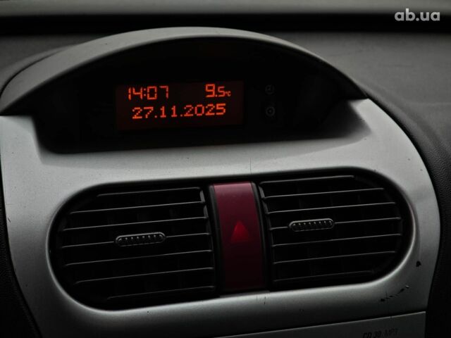 Синий Опель Combo Life, объемом двигателя 1.7 л и пробегом 353 тыс. км за 4690 $, фото 25 на Automoto.ua