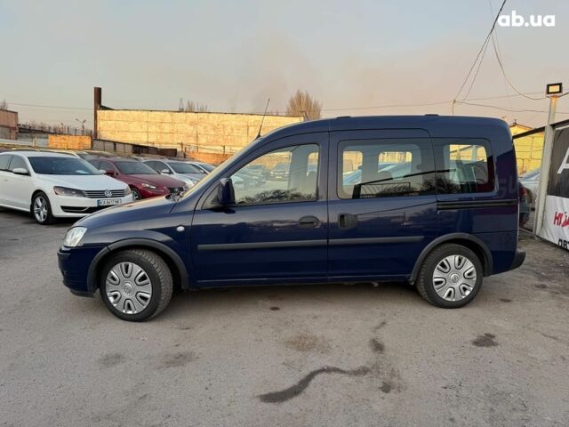 Синий Опель Combo Life, объемом двигателя 1.6 л и пробегом 119 тыс. км за 5990 $, фото 1 на Automoto.ua