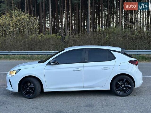 Белый Опель Corsa-e, объемом двигателя 0 л и пробегом 80 тыс. км за 16450 $, фото 6 на Automoto.ua