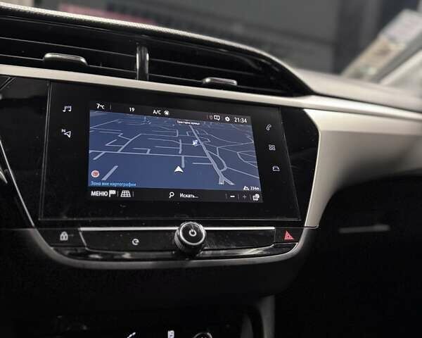 Белый Опель Corsa-e, объемом двигателя 0 л и пробегом 63 тыс. км за 13200 $, фото 9 на Automoto.ua