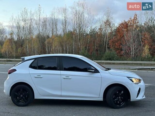 Белый Опель Corsa-e, объемом двигателя 0 л и пробегом 80 тыс. км за 16450 $, фото 2 на Automoto.ua