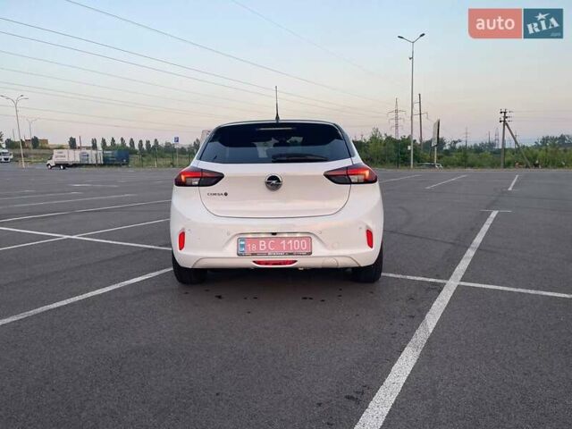 Білий Опель Corsa-e, об'ємом двигуна 0 л та пробігом 35 тис. км за 14500 $, фото 5 на Automoto.ua