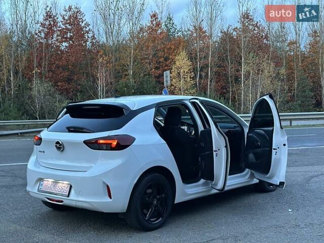 Белый Опель Corsa-e, объемом двигателя 0 л и пробегом 80 тыс. км за 16450 $, фото 17 на Automoto.ua