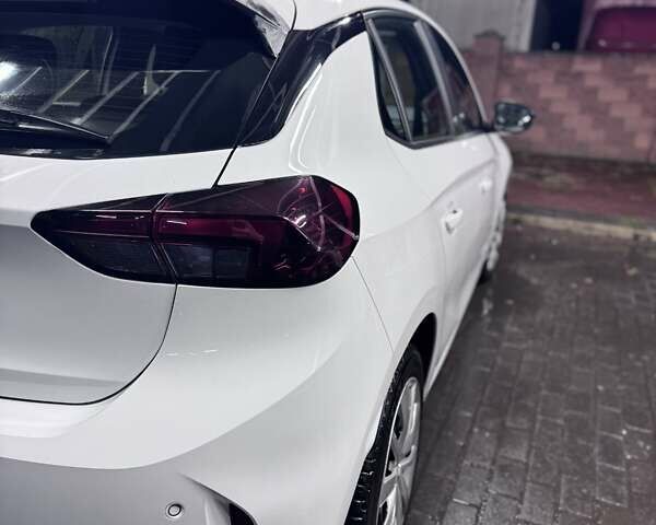 Белый Опель Corsa-e, объемом двигателя 0 л и пробегом 63 тыс. км за 13200 $, фото 5 на Automoto.ua