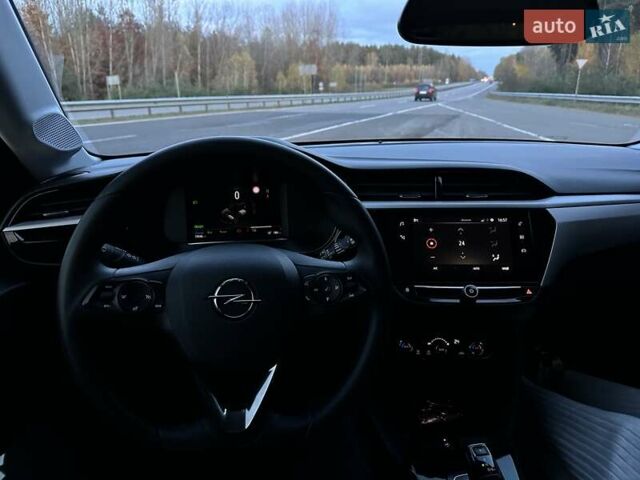 Белый Опель Corsa-e, объемом двигателя 0 л и пробегом 80 тыс. км за 16450 $, фото 29 на Automoto.ua