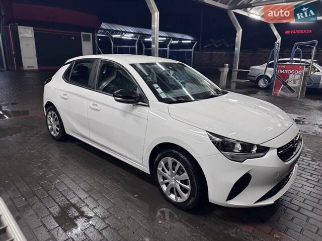 Белый Опель Corsa-e, объемом двигателя 0 л и пробегом 63 тыс. км за 13200 $, фото 3 на Automoto.ua