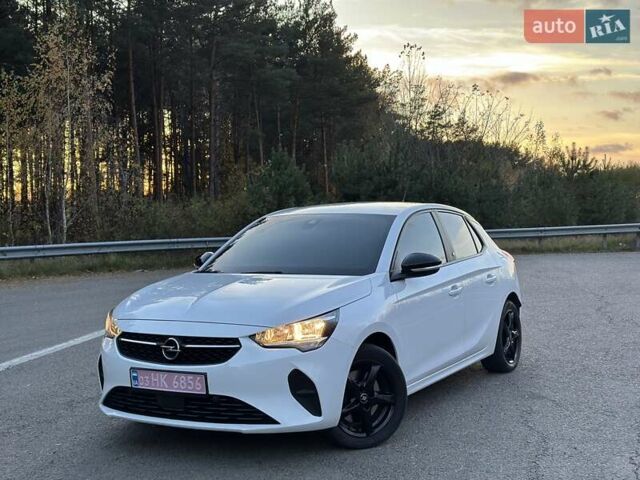 Белый Опель Corsa-e, объемом двигателя 0 л и пробегом 80 тыс. км за 16450 $, фото 4 на Automoto.ua