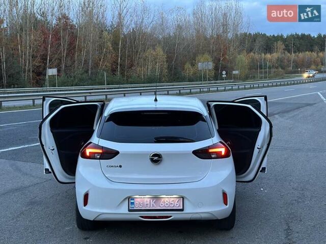 Белый Опель Corsa-e, объемом двигателя 0 л и пробегом 80 тыс. км за 16450 $, фото 15 на Automoto.ua