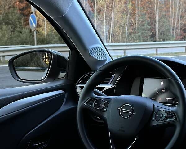 Белый Опель Corsa-e, объемом двигателя 0 л и пробегом 80 тыс. км за 16450 $, фото 26 на Automoto.ua