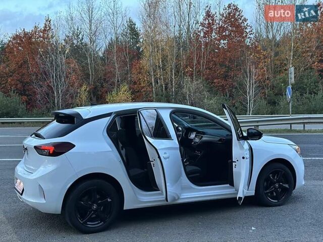 Белый Опель Corsa-e, объемом двигателя 0 л и пробегом 80 тыс. км за 16450 $, фото 20 на Automoto.ua