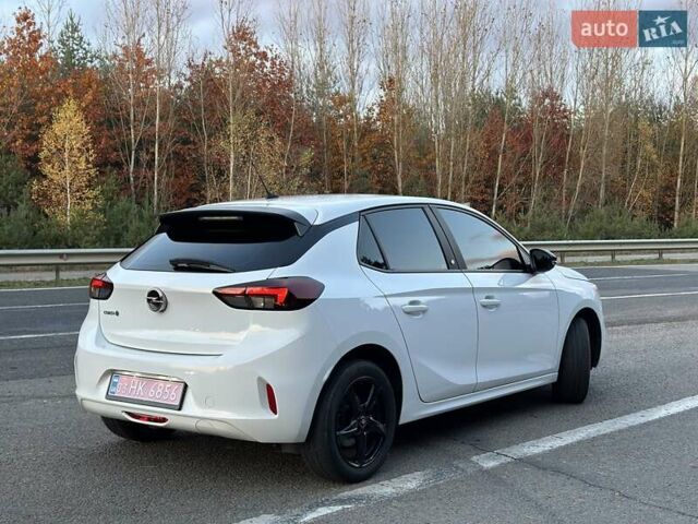 Белый Опель Corsa-e, объемом двигателя 0 л и пробегом 80 тыс. км за 16450 $, фото 3 на Automoto.ua