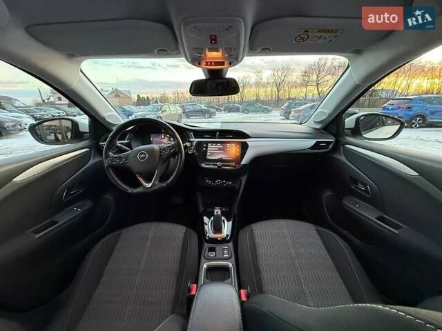 Белый Опель Corsa-e, объемом двигателя 0 л и пробегом 57 тыс. км за 13299 $, фото 24 на Automoto.ua