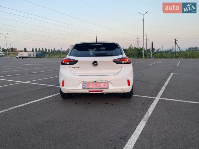 Білий Опель Corsa-e, об'ємом двигуна 0 л та пробігом 35 тис. км за 13600 $, фото 5 на Automoto.ua