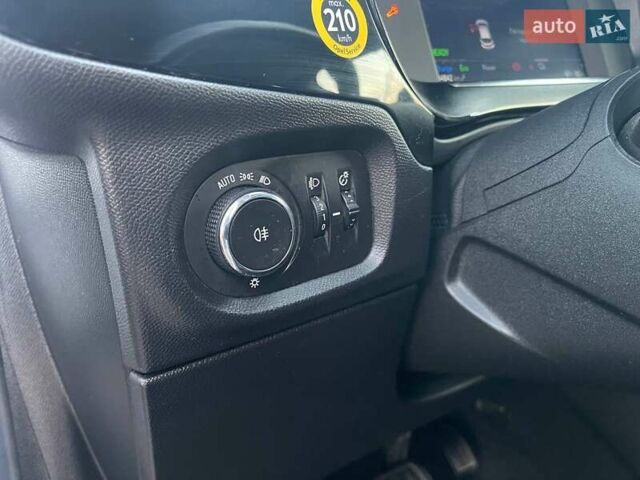 Білий Опель Corsa-e, об'ємом двигуна 0 л та пробігом 35 тис. км за 14500 $, фото 19 на Automoto.ua