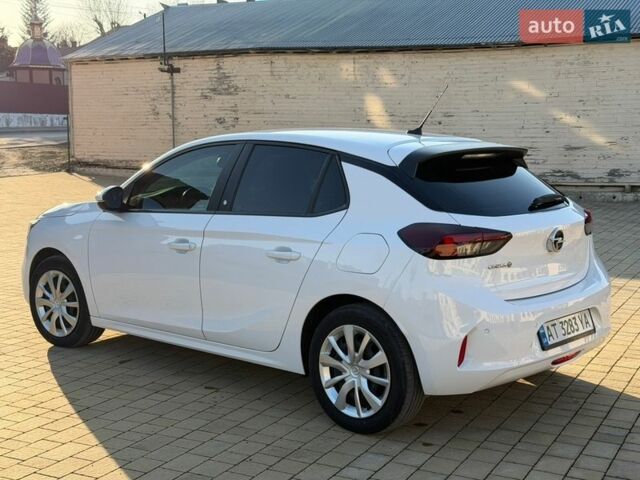 Белый Опель Corsa-e, объемом двигателя 0 л и пробегом 57 тыс. км за 12800 $, фото 5 на Automoto.ua