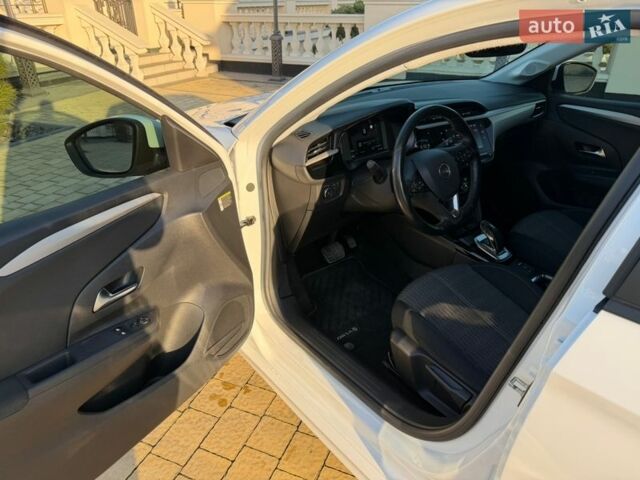 Белый Опель Corsa-e, объемом двигателя 0 л и пробегом 57 тыс. км за 12800 $, фото 13 на Automoto.ua