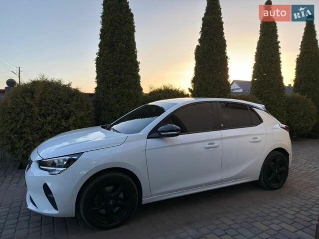 Белый Опель Corsa-e, объемом двигателя 0 л и пробегом 87 тыс. км за 13700 $, фото 3 на Automoto.ua