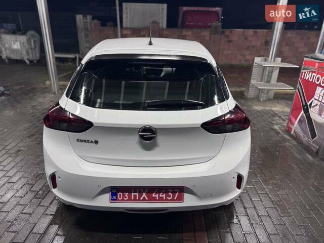 Белый Опель Corsa-e, объемом двигателя 0 л и пробегом 63 тыс. км за 13200 $, фото 4 на Automoto.ua
