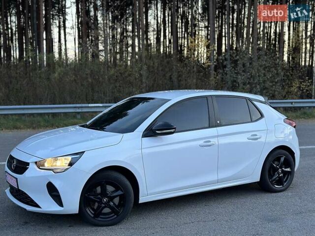 Белый Опель Corsa-e, объемом двигателя 0 л и пробегом 80 тыс. км за 16450 $, фото 5 на Automoto.ua