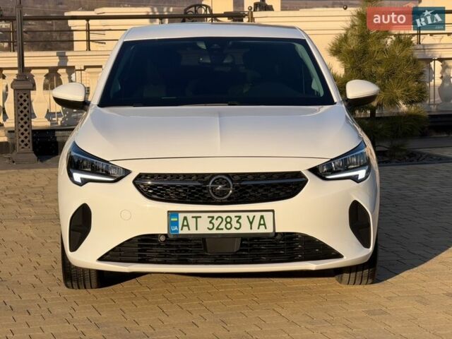 Белый Опель Corsa-e, объемом двигателя 0 л и пробегом 57 тыс. км за 12800 $, фото 12 на Automoto.ua