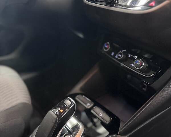 Белый Опель Corsa-e, объемом двигателя 0 л и пробегом 63 тыс. км за 13200 $, фото 15 на Automoto.ua