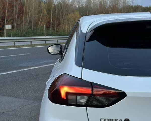Белый Опель Corsa-e, объемом двигателя 0 л и пробегом 80 тыс. км за 16450 $, фото 9 на Automoto.ua