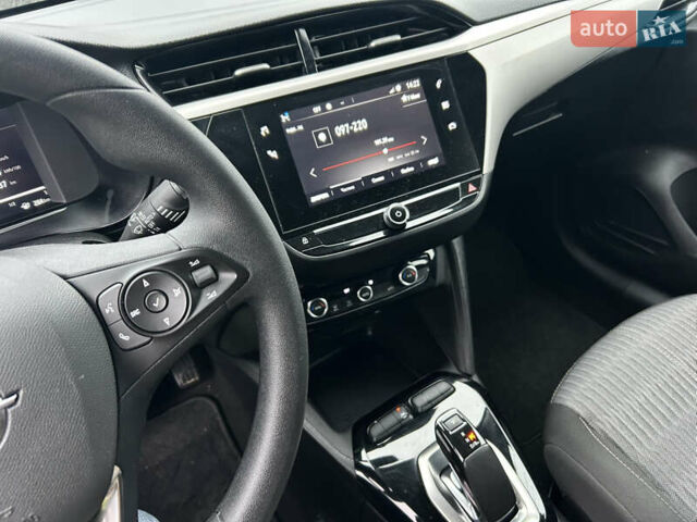 Белый Опель Corsa-e, объемом двигателя 0 л и пробегом 175 тыс. км за 12300 $, фото 37 на Automoto.ua