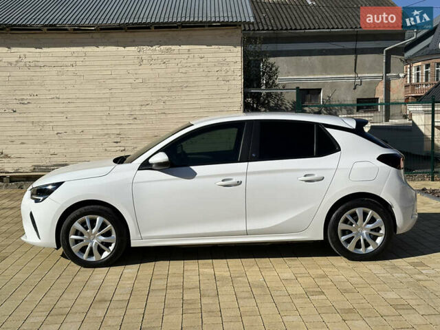 Белый Опель Corsa-e, объемом двигателя 0 л и пробегом 50 тыс. км за 12999 $, фото 3 на Automoto.ua