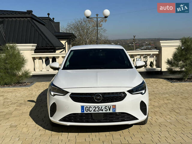 Белый Опель Corsa-e, объемом двигателя 0 л и пробегом 50 тыс. км за 12999 $, фото 1 на Automoto.ua