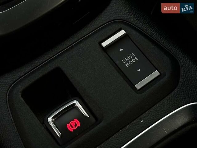 Белый Опель Corsa-e, объемом двигателя 0 л и пробегом 28 тыс. км за 15615 $, фото 45 на Automoto.ua