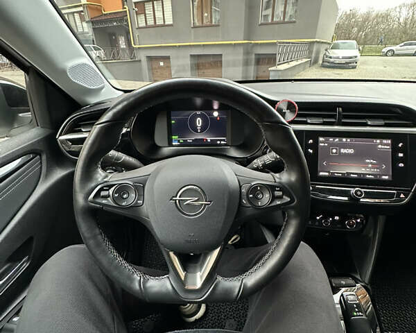 Белый Опель Corsa-e, объемом двигателя 0 л и пробегом 53 тыс. км за 16200 $, фото 11 на Automoto.ua