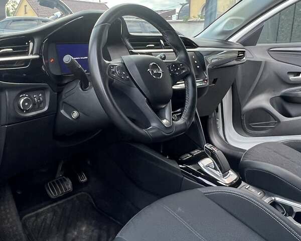 Белый Опель Corsa-e, объемом двигателя 0 л и пробегом 37 тыс. км за 14400 $, фото 14 на Automoto.ua