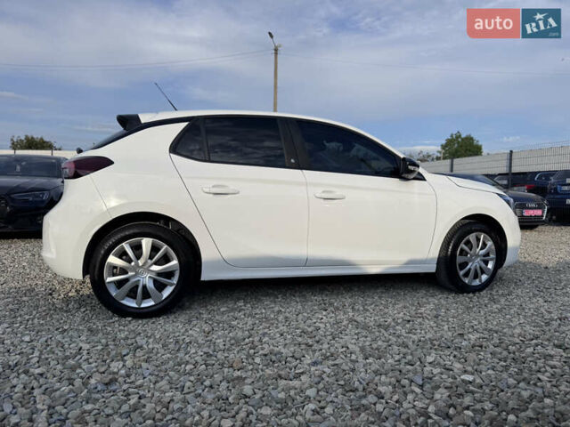 Белый Опель Corsa-e, объемом двигателя 0 л и пробегом 142 тыс. км за 11999 $, фото 15 на Automoto.ua