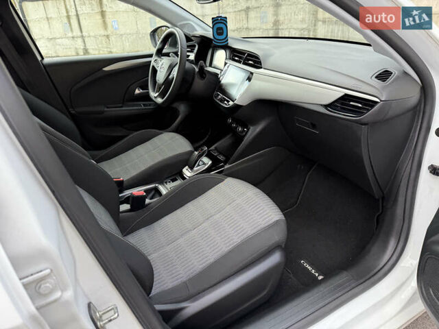 Опель Corsa-e 2021 в Ровно на Automoto.ua Белый Опель Corsa-e, объемом двигателя 0 л и пробегом 50 тыс. км за 12250 $, фото 24 на Automoto.ua
