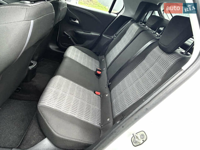 Белый Опель Corsa-e, объемом двигателя 0 л и пробегом 175 тыс. км за 12300 $, фото 36 на Automoto.ua