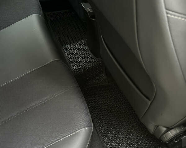 Белый Опель Corsa-e, объемом двигателя 0 л и пробегом 53 тыс. км за 16200 $, фото 25 на Automoto.ua