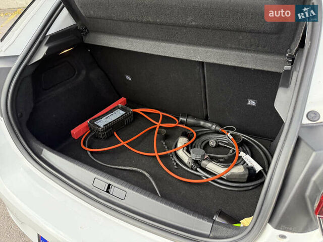 Опель Corsa-e 2021 в Ровно на Automoto.ua Белый Опель Corsa-e, объемом двигателя 0 л и пробегом 50 тыс. км за 12250 $, фото 40 на Automoto.ua