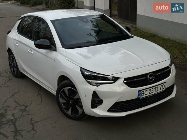 Белый Опель Corsa-e, объемом двигателя 0 л и пробегом 28 тыс. км за 15615 $, фото 7 на Automoto.ua