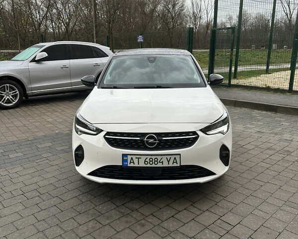 Белый Опель Corsa-e, объемом двигателя 0 л и пробегом 53 тыс. км за 16200 $, фото 8 на Automoto.ua