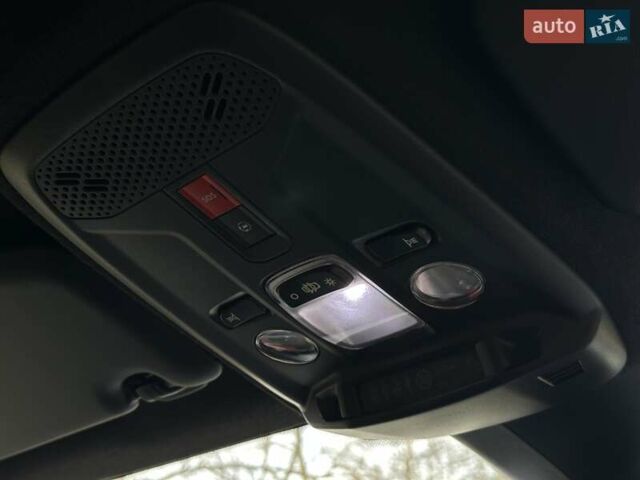 Белый Опель Corsa-e, объемом двигателя 0 л и пробегом 28 тыс. км за 15615 $, фото 58 на Automoto.ua